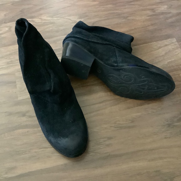 Two Lips suede block heel ankle booties - Picture 2 of 8